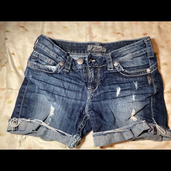 Silver Jean Co Camden Rose Short - Picture 2 of 4